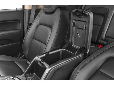 2022 GMC Canyon Crew Cab Short Box 4-Wheel Drive AT4 w/Cloth