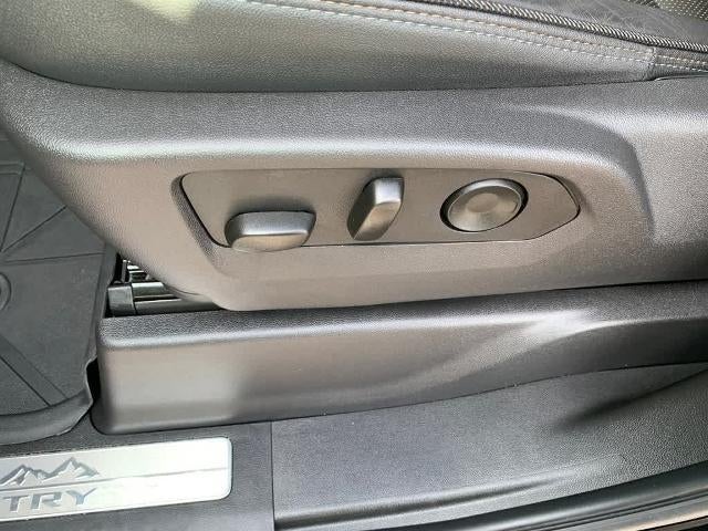 2025 Chevrolet Silverado 1500 Crew Cab Short Box 4-Wheel Drive High Country