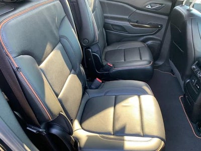 2023 GMC Acadia AWD AT4