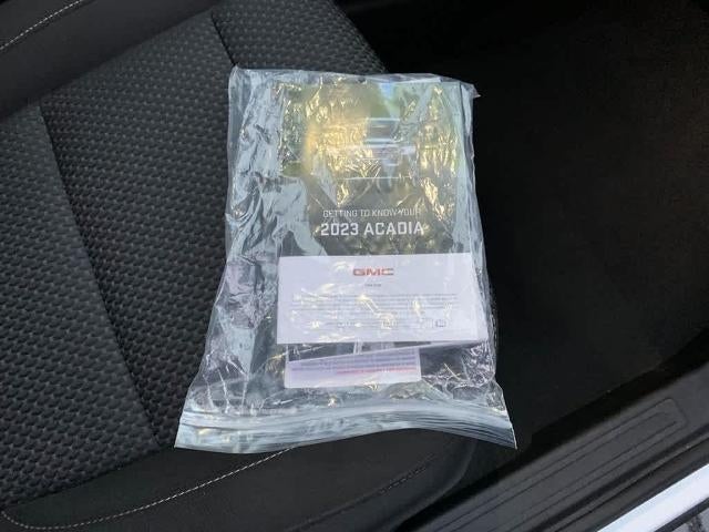 2023 GMC Acadia AWD SLE