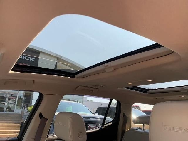 2019 GMC Acadia Denali - Photo 24