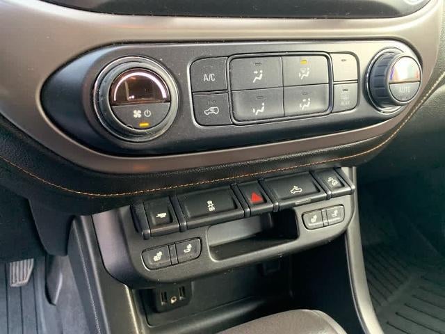 2021 GMC Canyon Crew Cab Short Box 4-Wheel Drive AT4 w/Cloth