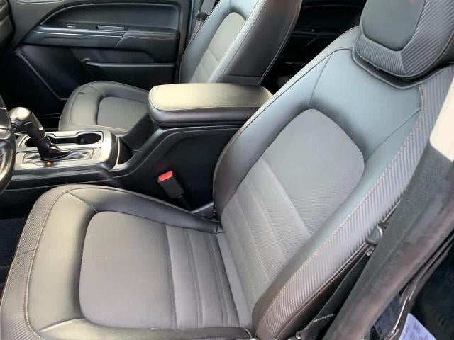 2021 GMC Canyon Crew Cab Short Box 4-Wheel Drive AT4 w/Cloth