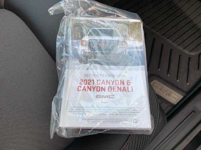 2021 GMC Canyon Crew Cab Short Box 4-Wheel Drive AT4 w/Cloth