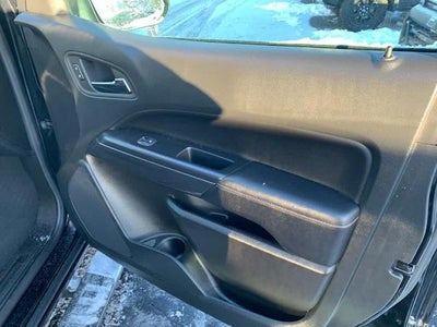 2022 GMC Canyon Crew Cab Short Box 4-Wheel Drive AT4 w/Cloth