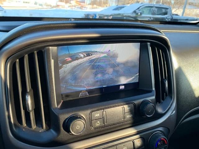 2022 GMC Canyon Crew Cab Short Box 4-Wheel Drive AT4 w/Cloth