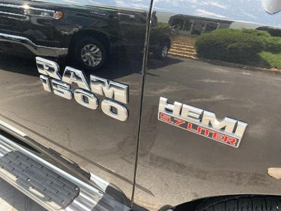 2016 RAM 1500 4WD Crew Cab 5.7 Ft Box Big Horn