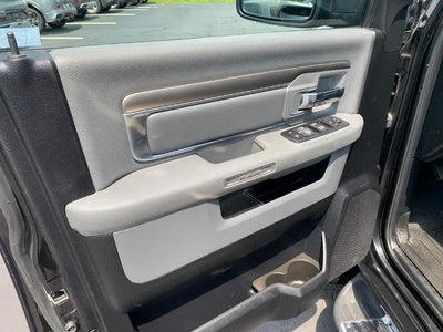 2016 RAM 1500 4WD Crew Cab 5.7 Ft Box Big Horn