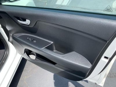 2022 Kia Rio S IVT
