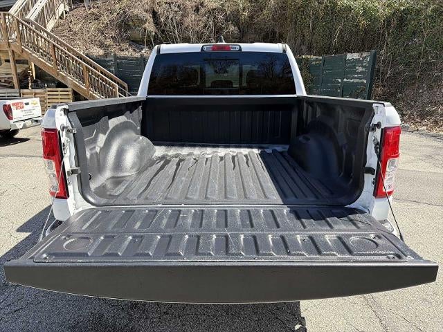 2020 RAM 1500 Big Horn 4x4 Crew Cab 5'7" Box