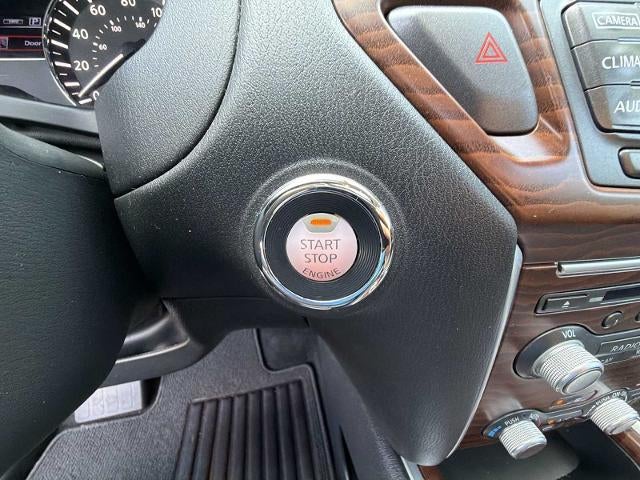 2017 Nissan Pathfinder 4x4 Platinum