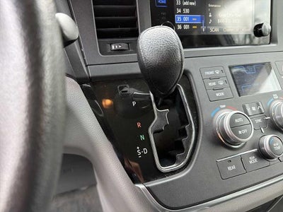 2015 Toyota Sienna 5dr 8-Pass Van LE FWD (Natl)