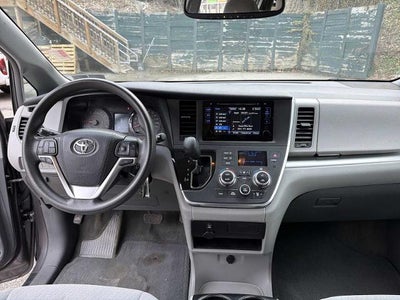 2015 Toyota Sienna 5dr 8-Pass Van LE FWD (Natl)