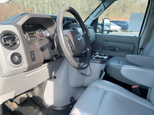 2017 Ford E-Series Cutaway E-450 DRW 158" WB