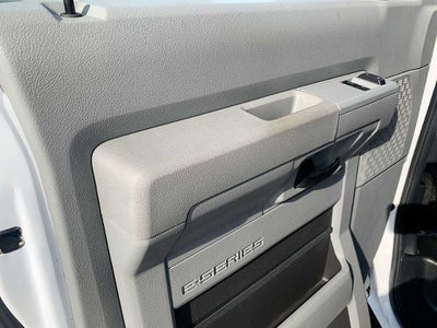 2017 Ford E-Series Cutaway E-450 DRW 158" WB