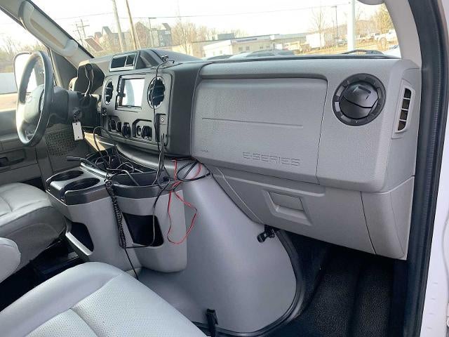 2017 Ford E-Series Cutaway E-450 DRW 158" WB