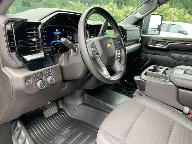 2025 Chevrolet Silverado 3500 HD Crew Cab Long Box 4-Wheel Drive LT