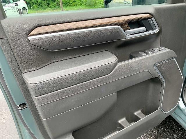2025 Chevrolet Silverado 3500 HD Crew Cab Long Box 4-Wheel Drive LT