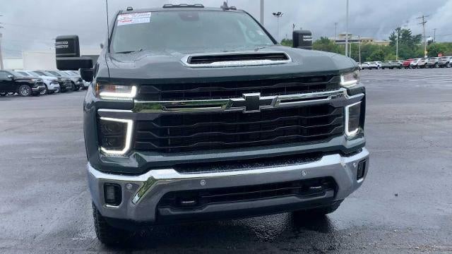 2025 Chevrolet Silverado 3500 HD Crew Cab Long Box 4-Wheel Drive LT
