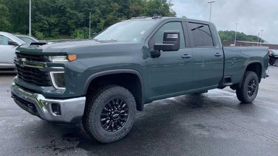 2025 Chevrolet Silverado 3500 HD Crew Cab Long Box 4-Wheel Drive LT