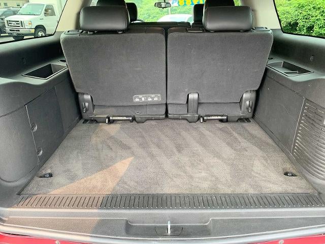 2011 Chevrolet Suburban 4WD 1500 LT