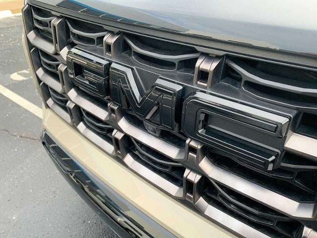 2024 GMC Canyon Crew Cab Short Box 4-Wheel Drive AT4X