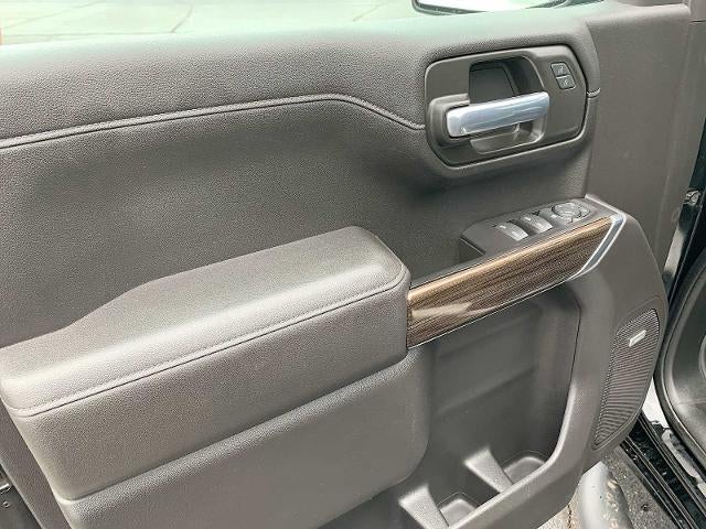 2021 Chevrolet Silverado 1500 Crew Cab Short Box 4-Wheel Drive LT Trail Boss Midnight Edition