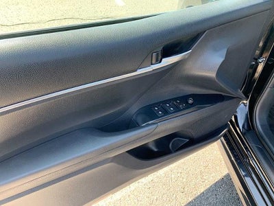 2019 Toyota Camry LE Auto (SE)