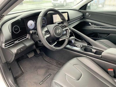 2025 Hyundai Elantra Limited IVT