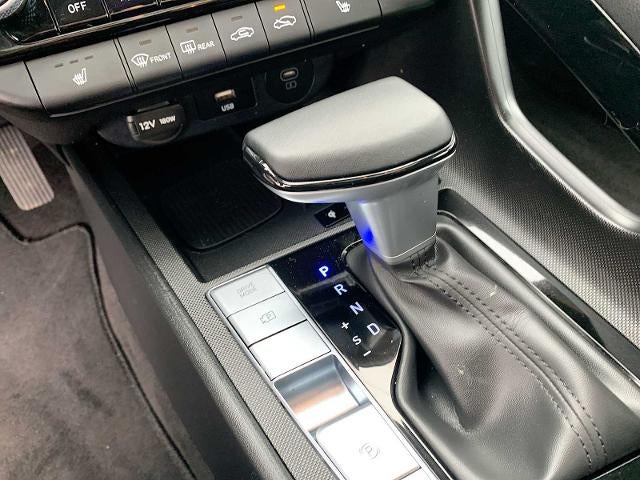 2025 Hyundai Elantra Limited IVT