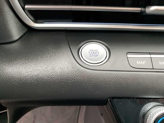 2025 Hyundai Elantra Limited IVT