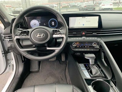 2025 Hyundai Elantra Limited IVT