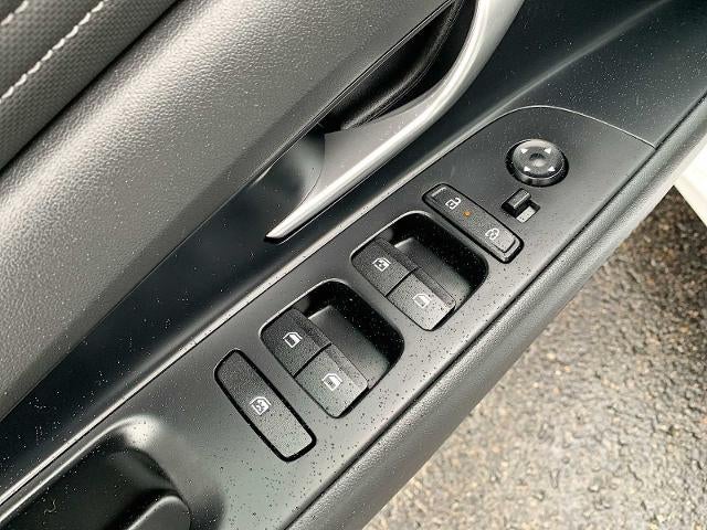 2025 Hyundai Elantra Limited IVT