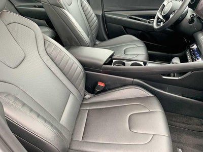 2025 Hyundai Elantra Limited IVT