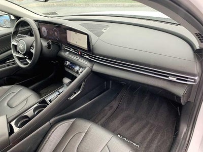 2025 Hyundai Elantra Limited IVT