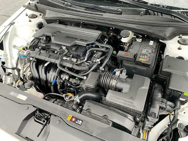 2025 Hyundai Elantra Limited IVT