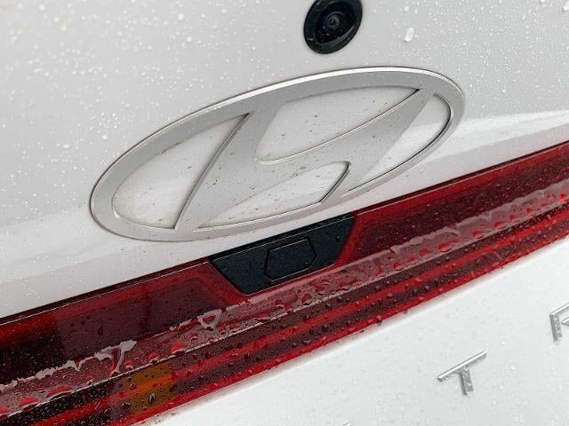 2025 Hyundai Elantra Limited IVT