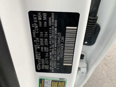 2025 Hyundai Elantra Limited IVT