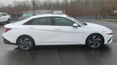2025 Hyundai Elantra Limited IVT
